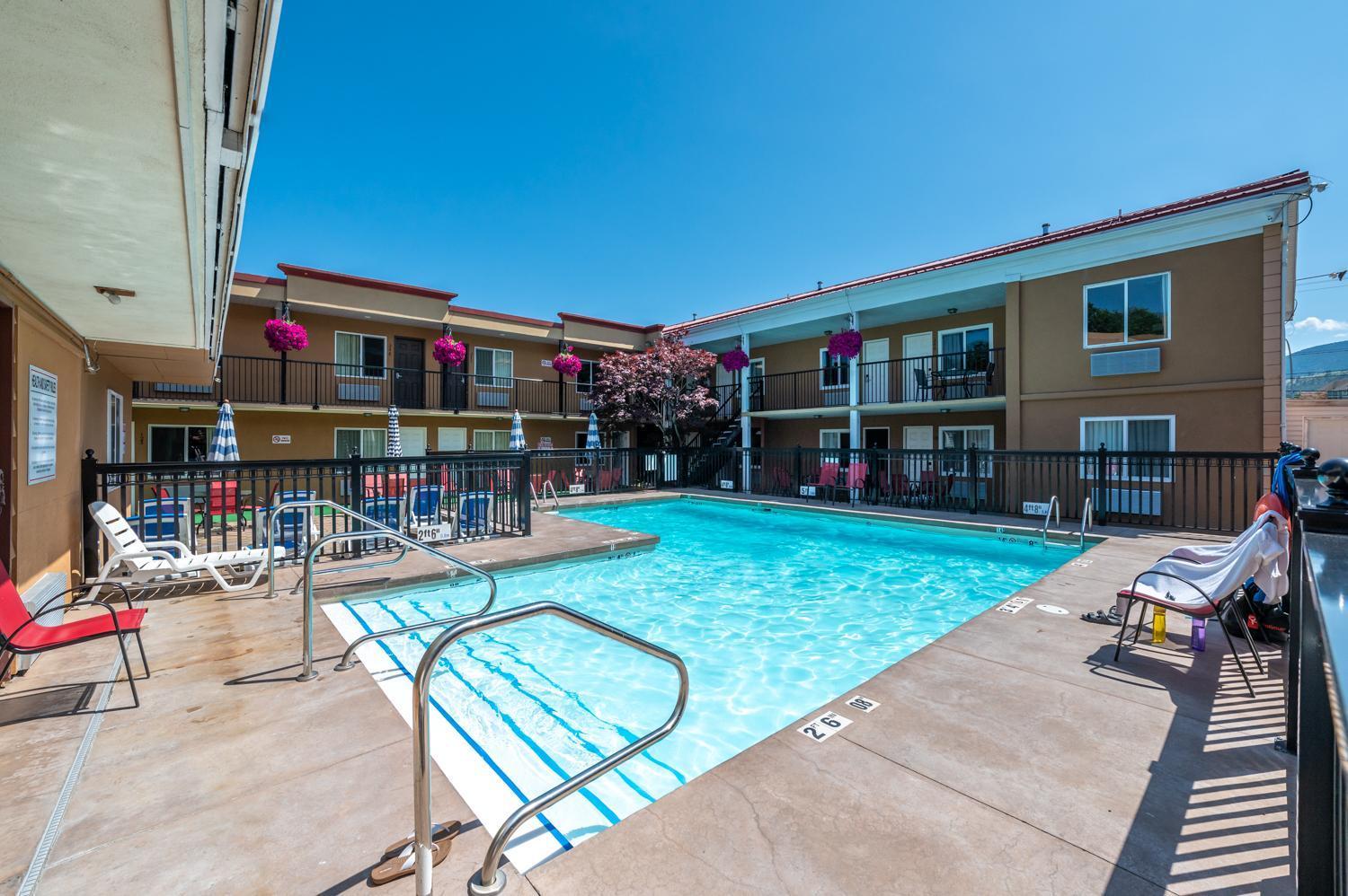 Sahara Courtyard Inn Penticton Exterior photo