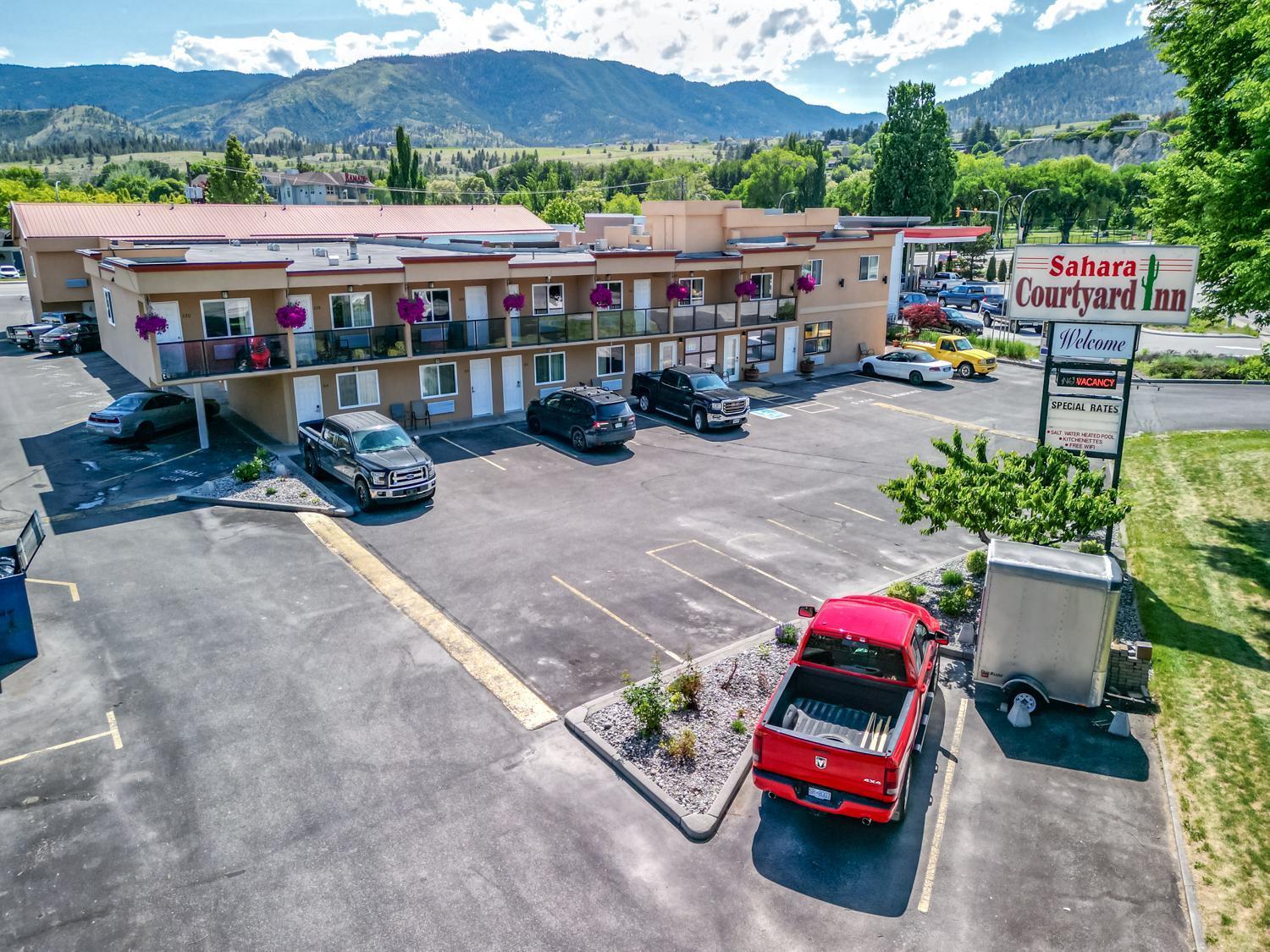 Sahara Courtyard Inn Penticton Exterior photo