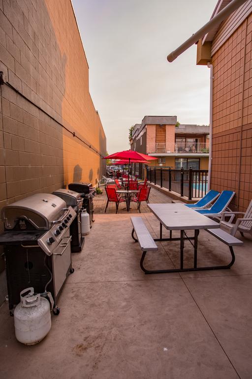 Sahara Courtyard Inn Penticton Exterior photo